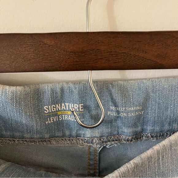 NWT Signature Levi Strauss Light Wash Blue Denim Pull-On Skinny Jeans 10/30 - Picture 6 of 11